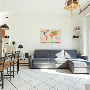 https://ariel-apartment-incantevole-appartamento-a-300-m-dalla.italymilanhotels.net