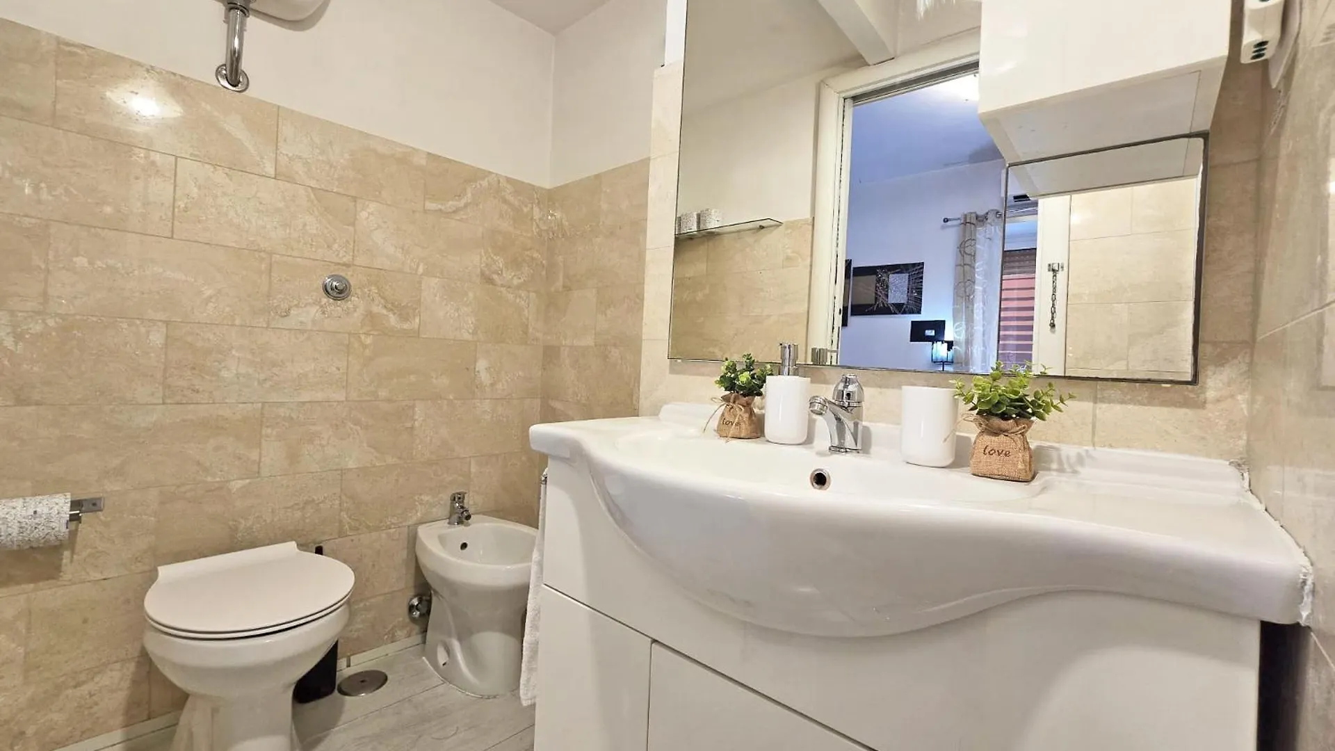 Hosting Aparments Διαμέρισμα Ρώμη 0*,  Ιταλία
